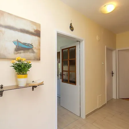 Loredana Apartment *